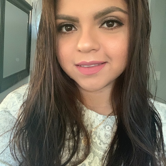 Meet your Posher, Andrea - Picture 1 of 1